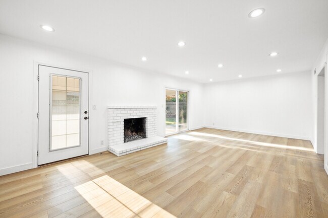 Building Photo - Spacious 4BR 2BA Home in Prime Glendora