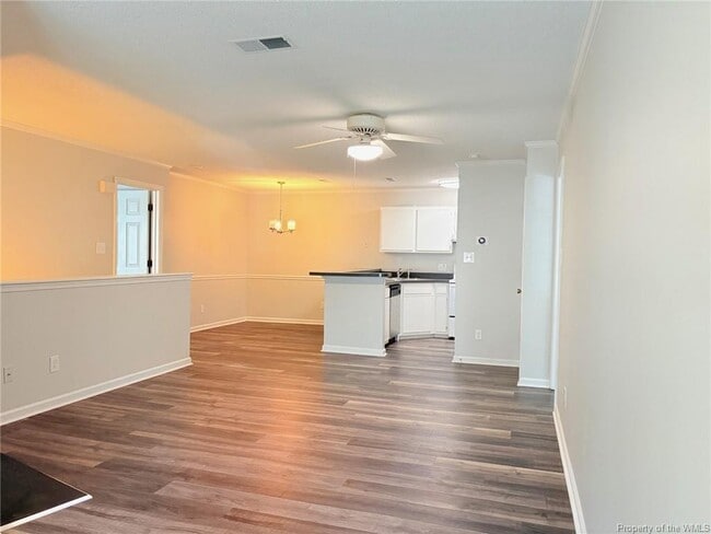 Building Photo - 105H Stratford Dr