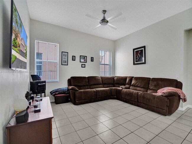 Building Photo - 938 Bluewood Terrace