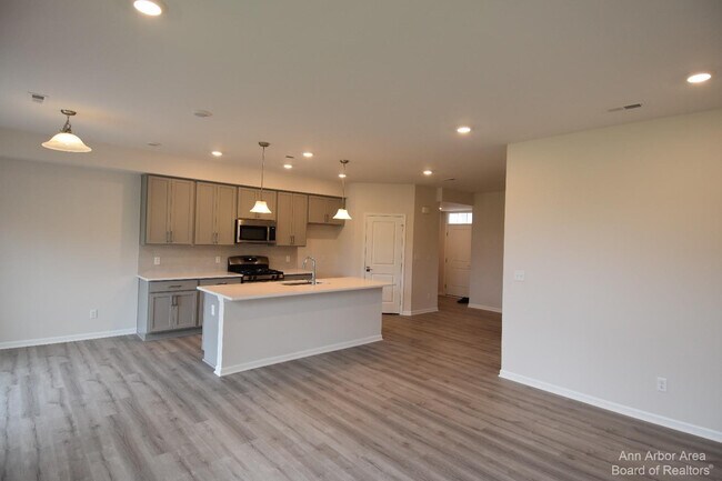 Building Photo - 105 Salt Springs Dr