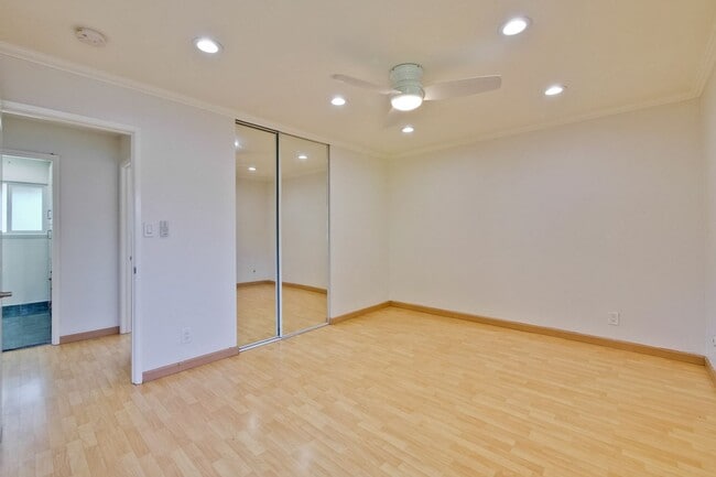 Building Photo - 2-Bed Cupertino Home with Private Yard, In-Unit Laundry, Pool and Clubhouse