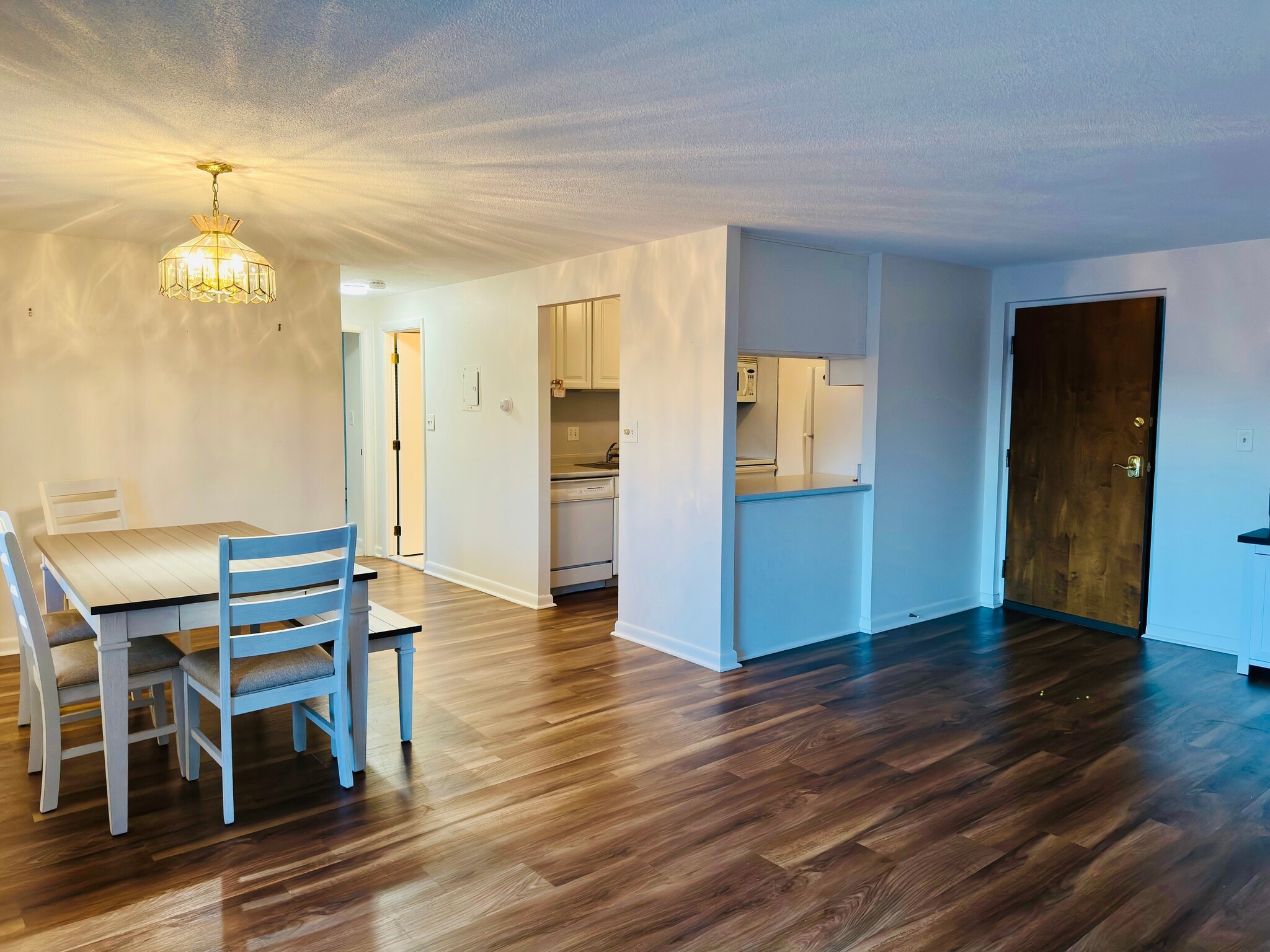 Building Photo - 64 Main St