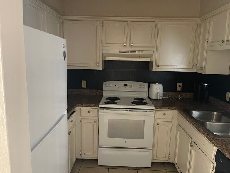Building Photo - 3432 Yorkfield Dr
