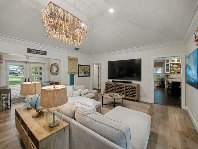 Building Photo - 8121 SE Orchard Terrace