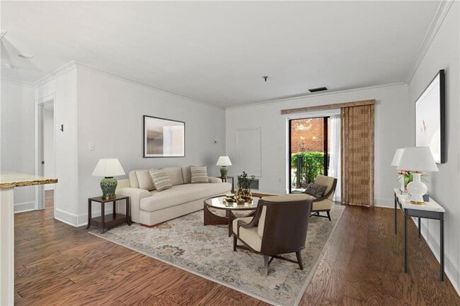 Building Photo - 300 Johnson Ferry Rd