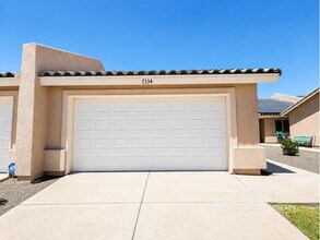 Building Photo - For Rent: 3-bedroom, 2-bathroom home in Desert Sky