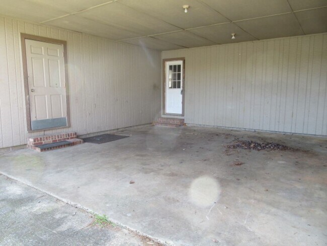 Building Photo - 3bd, 2ba. with carport