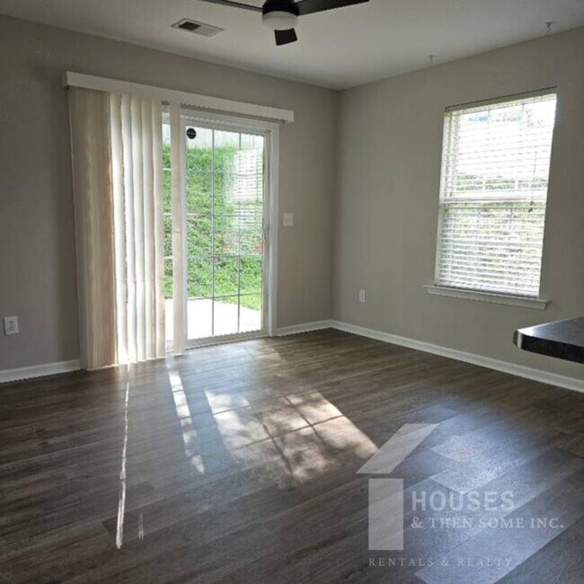 Building Photo - 20 Laurelhurst Ct