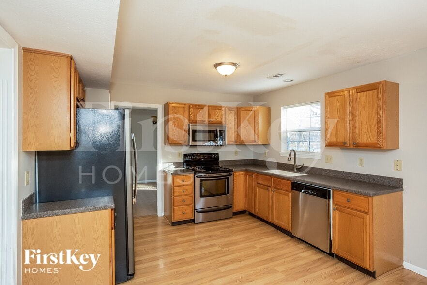 Building Photo - 896 Preakness Dr