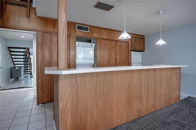 Building Photo - 24468 Country Clb Dr