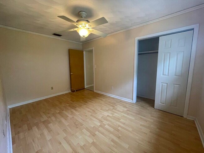 Building Photo - 177 E Laila Dr