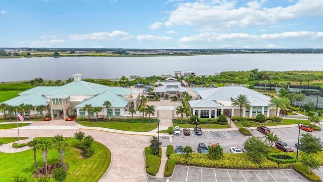 Building Photo - For Rent: Immaculate 3 Bed, 3 Bath + Flex ...