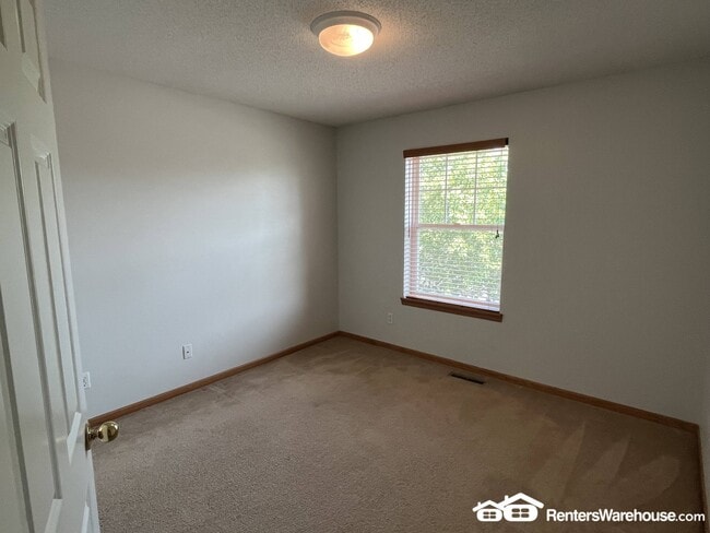 Building Photo - 17058 Embers Ave