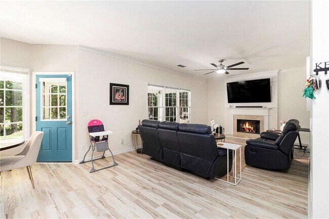 Building Photo - 1611 Hillside Bend Crossing