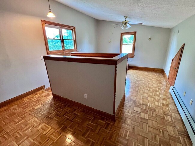 Building Photo - 2869 Markbreit Ave