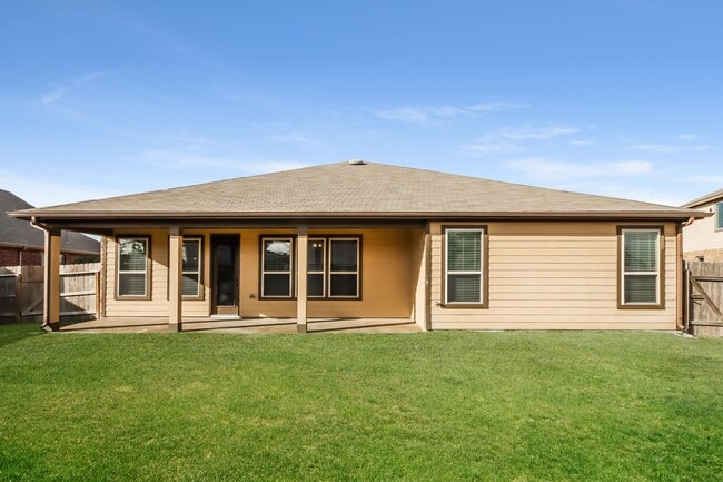Building Photo - 25515 Kensington Lk Dr