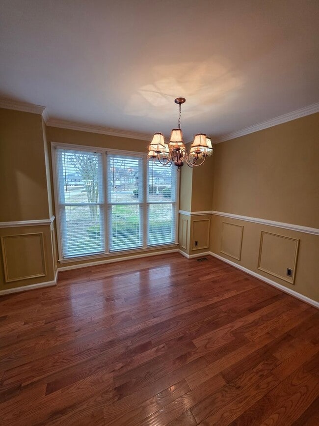 Building Photo - Gorgeous Home in Great Neighborhood