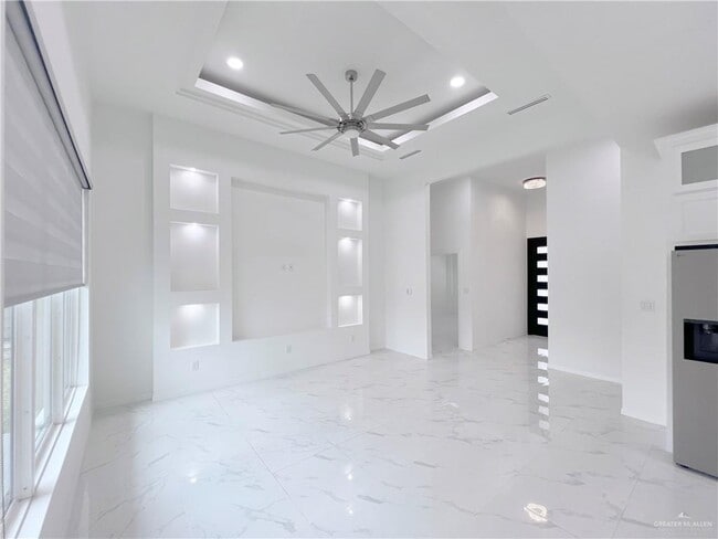 Building Photo - 29 E Kennedy Ave