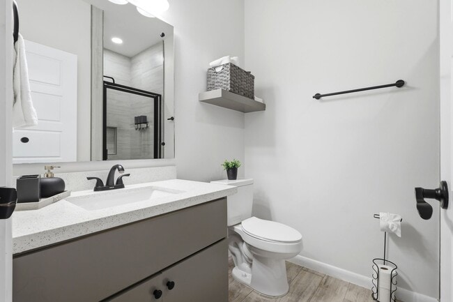 Building Photo - 1809 Pease St