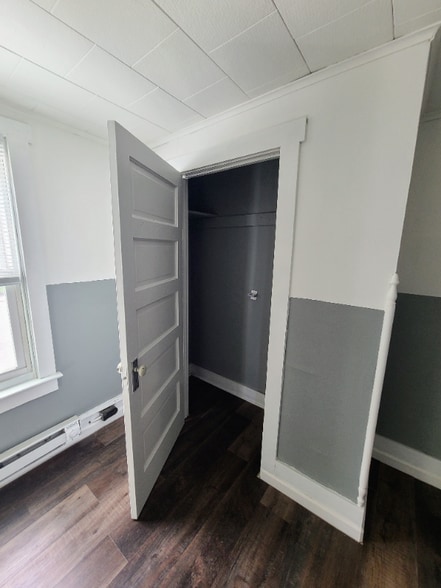 Building Photo - 12 Front St