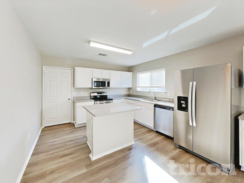 Building Photo - 156 Jefferson Dr