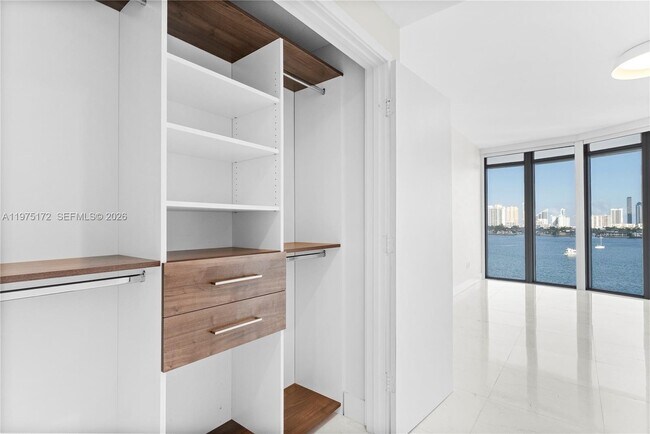 Building Photo - 17301 Biscayne Blvd