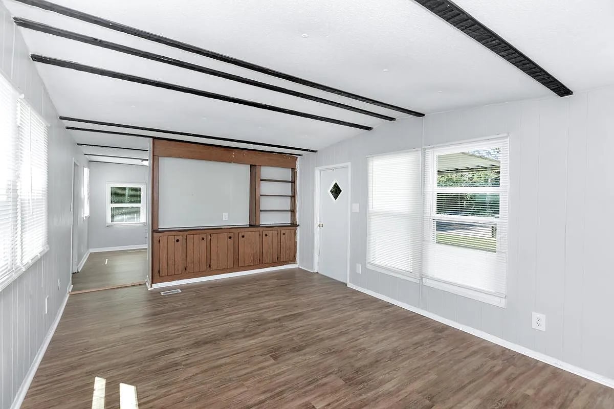 Building Photo - 415 W Limestone Rd