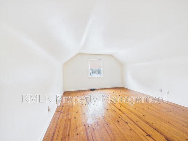 Building Photo - 2667 11th St