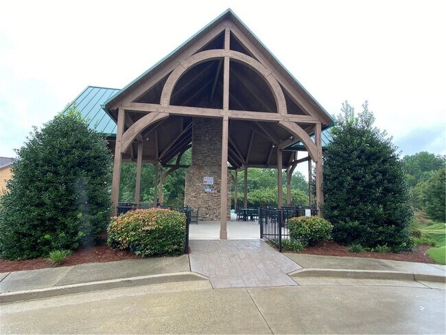 Building Photo - 5125 Huntington Crest Ln