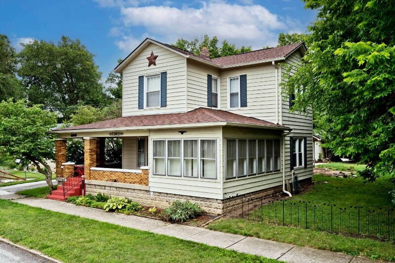 Building Photo - 269 N Vine St