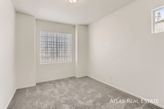 Building Photo - 1733 Millstream Way