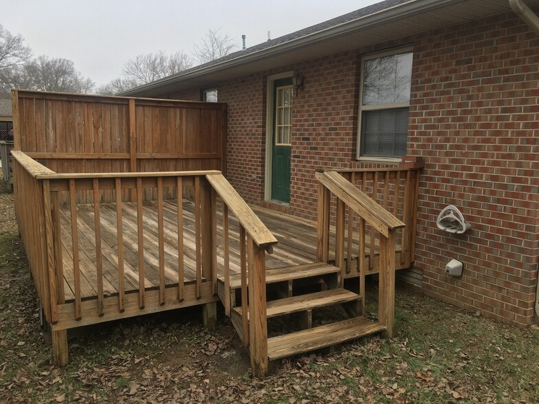 Building Photo - 745 Bradley Dr