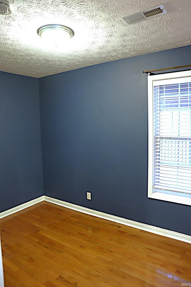 Building Photo - 3900 Bronson Ln