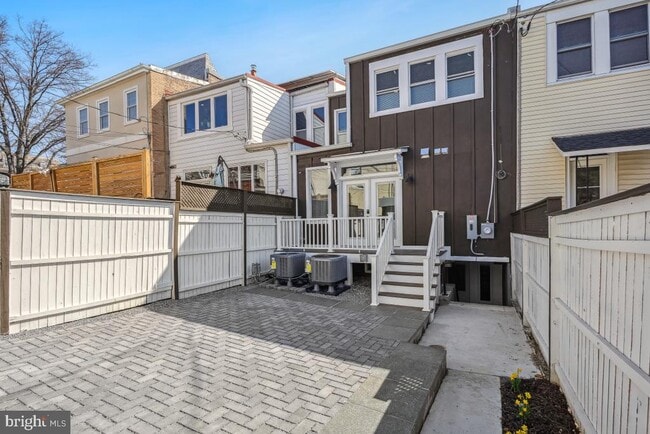 Building Photo - 4420 15th St NW