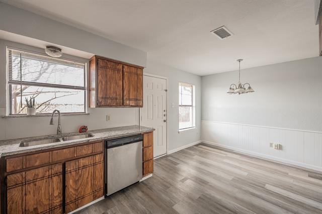 Building Photo - 420 Signal Hill Ct N