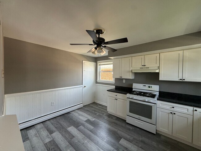 Building Photo - 6008 1/2 BURGESS AVE