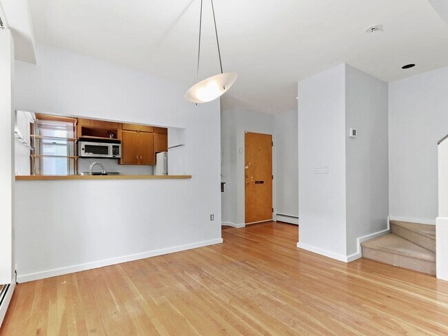 Building Photo - 336 Harvard St