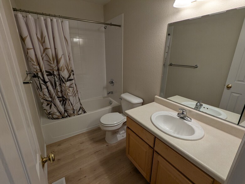 Bathroom - 711 Gateway Cir