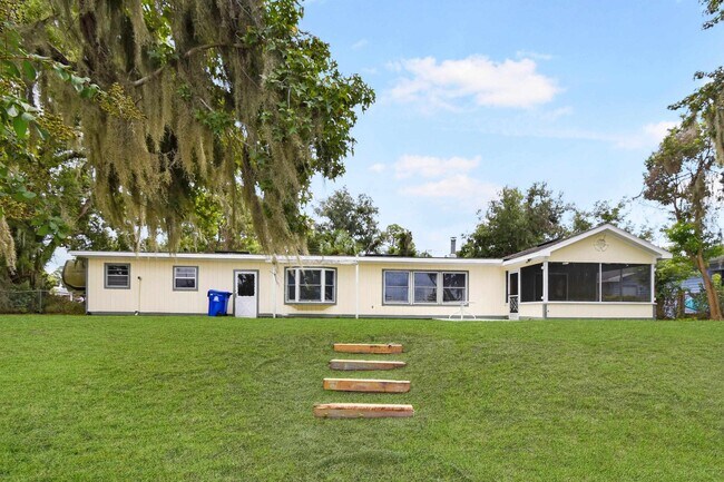 Building Photo - 125 CR 13 S