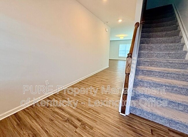 Building Photo - 1524 Hayfield Flt