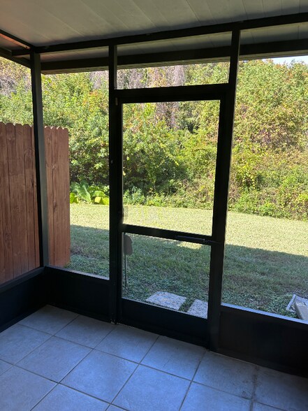 Building Photo - 2369 Walton Cir