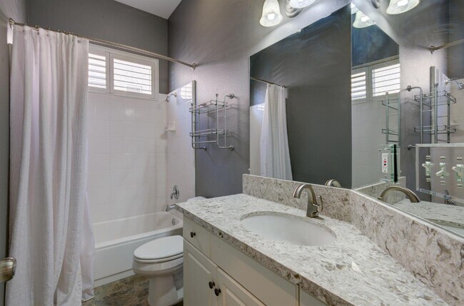 Building Photo - 4611 W Rio Bravo Dr
