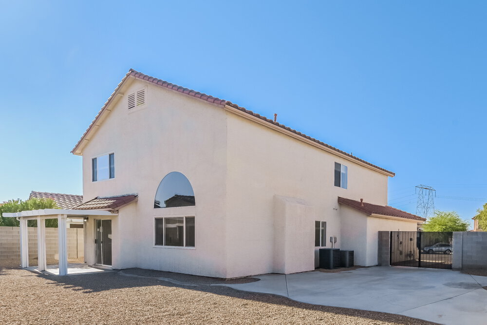 Building Photo - 995 River Walk Ct