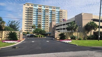 Building Photo - 825 Bayshore Dr