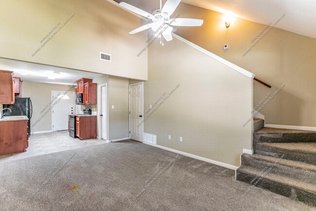 Building Photo - 1 Bedroom 2 Bath Available NOW