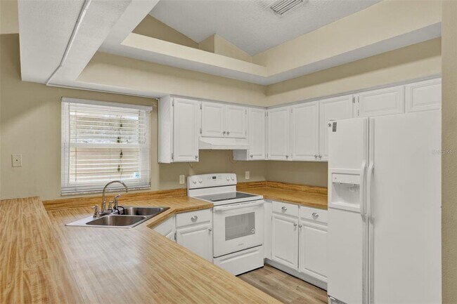 Building Photo - 5340 Old Oak Tree Dr