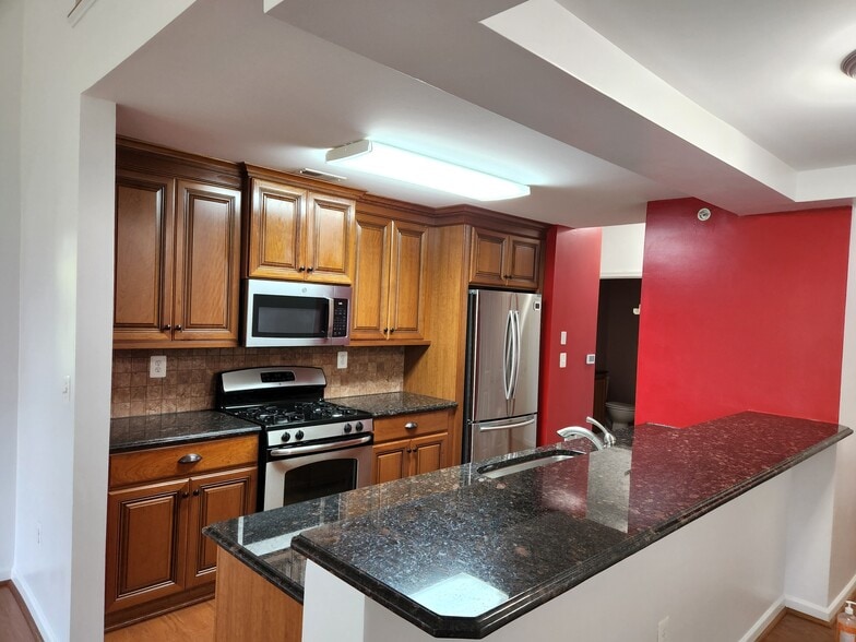 Building Photo - 6301 Lydia Hollow Dr