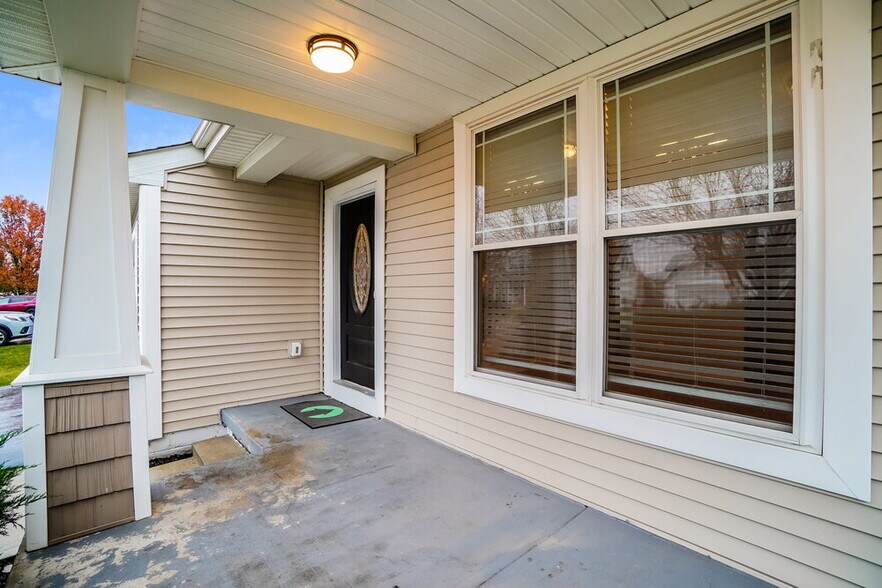 Building Photo - 591 Bettmann St