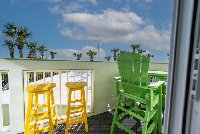 Building Photo - 9420 Seawall Blvd