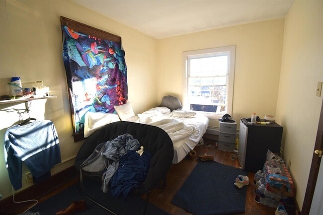 Building Photo - 678 Spruce St